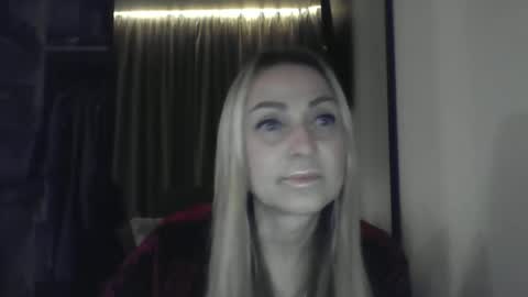 Snapshot of blondkitti chatting on November 26, 2025, 5:36 pm Iren online show from November 26, 2025, 5:36 pm