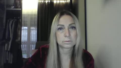 Snapshot of blondkitti chatting on November 29, 2025, 9:45 am Iren online show from November 29, 2025, 9:45 am