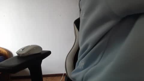 blondyelena online show from June 1, 2026, 5:31 am