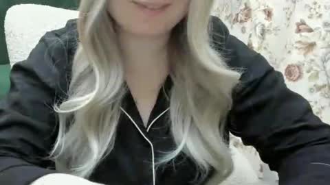 Snapshot of blondymargaret chatting on February 24, 2025, 7:52 pm blondymargaret online show from February 24, 2025, 7:52 pm
