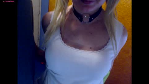 Snapshot of blontsex chatting on December 6, 2024, 9:13 pm Blontsex online show from December 6, 2024, 9:13 pm
