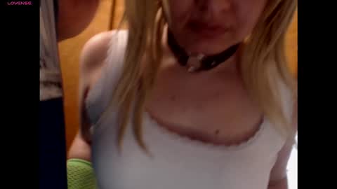 Snapshot of blontsex chatting on January 27, 2025, 7:03 pm Blontsex online show from January 27, 2025, 7:03 pm