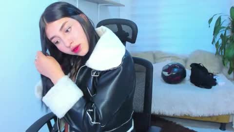 Snapshot of bloom_flower1 chatting on December 3, 2025, 11:30 am bloom_flower1 online show from December 3, 2025, 11:30 am