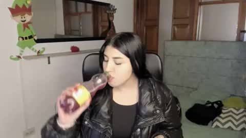 Snapshot of bloom_flower1 chatting on December 15, 2025, 3:00 am bloom_flower1 online show from December 15, 2025, 3:00 am