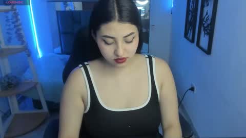 Snapshot of bloom_winxx chatting on February 11, 2026, 3:00 am bloom_winxx online show from February 11, 2026, 3:00 am