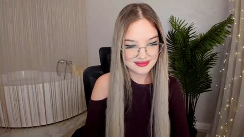 Sophia online show from January 14, 2025, 6:17 pm