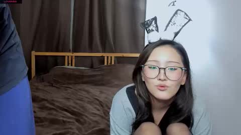 Snapshot of blossomandbee chatting on November 23, 2025, 10:31 pm Sasha and Maria online show from November 23, 2025, 10:31 pm