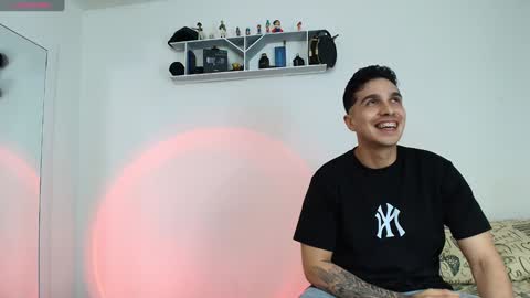 santiylola online show from December 15, 2024, 8:58 pm