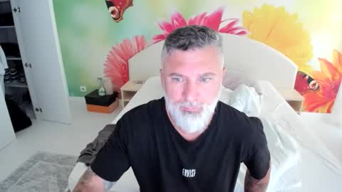 Snapshot of blowmyxxl chatting on November 21, 2025, 10:47 am Nico online show from November 21, 2025, 10:47 am