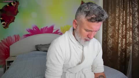 Snapshot of blowmyxxl chatting on December 18, 2025, 7:03 am Nico online show from December 18, 2025, 7:03 am