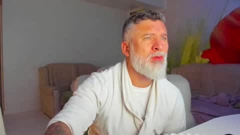 Snapshot of blowmyxxl chatting on January 7, 2026, 8:22 pm Nico online show from January 7, 2026, 8:22 pm