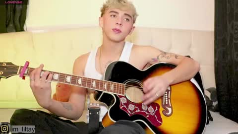 TAY   online show from January 4, 2025, 4:54 pm