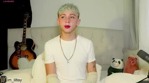 TAY   online show from February 22, 2025, 6:52 pm