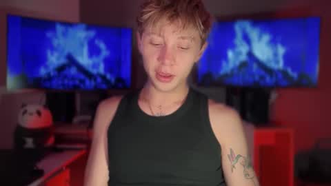 TAY   online show from December 19, 2025, 11:12 pm