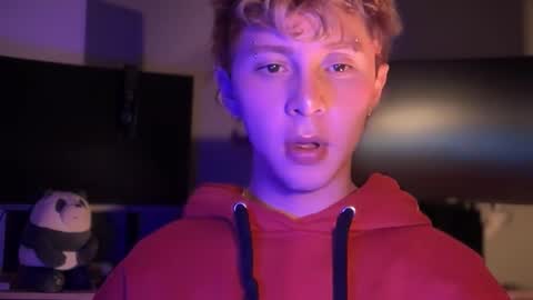 TAY   online show from December 22, 2025, 1:02 am