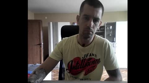 Runaway online show from October 13, 2025, 11:43 am