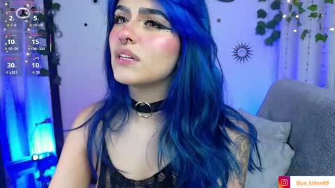 Snapshot of blue_kittenn chatting on June 5, 2026, 6:52 am blue_kittenn online show from June 5, 2026, 6:52 am