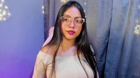 Snapshot of blue_sky18 chatting on June 11, 2026, 2:33 am hanna online show from June 11, 2026, 2:33 am