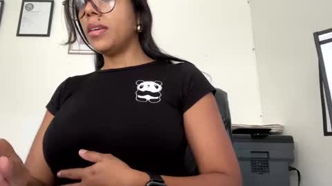 Snapshot of blueaby1 chatting on November 20, 2025, 2:39 pm blueaby1 online show from November 20, 2025, 2:39 pm