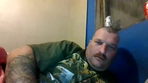 Snapshot of bluedemoneyes1986 chatting on March 12, 2025, 1:47 am bluedemoneyes1986 online show from March 12, 2025, 1:47 am