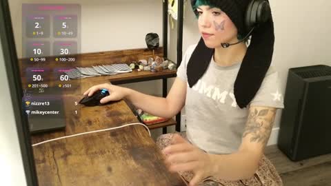 Blue online show from December 8, 2024, 9:30 pm