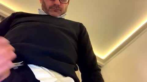 blueeyedboy021170 online show from December 2, 2025, 9:21 pm