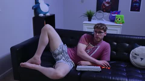 Snapshot of blueeyedtallguy chatting on September 16, 2025, 2:34 am blueeyedtallguy online show from September 16, 2025, 2:34 am