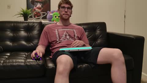 Snapshot of blueeyedtallguy chatting on October 8, 2025, 1:58 am blueeyedtallguy online show from October 8, 2025, 1:58 am