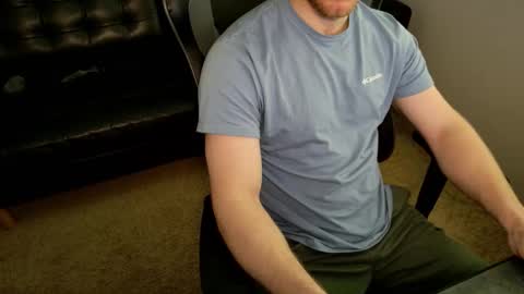 Snapshot of blueeyedtallguy chatting on February 2, 2026, 8:18 pm blueeyedtallguy online show from February 2, 2026, 8:18 pm