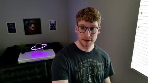 Snapshot of blueeyedtallguy chatting on February 25, 2026, 8:51 pm blueeyedtallguy online show from February 25, 2026, 8:51 pm