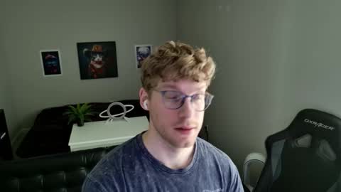 Snapshot of blueeyedtallguy chatting on March 25, 2026, 9:32 pm blueeyedtallguy online show from March 25, 2026, 9:32 pm