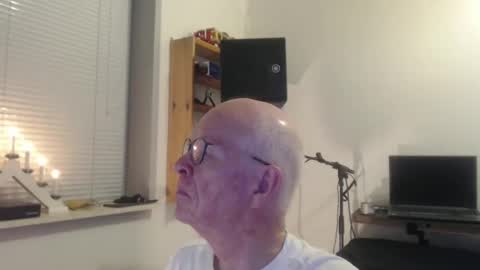 Snapshot of blueeyesn8 chatting on December 2, 2025, 7:09 pm blueeyesn8 online show from December 2, 2025, 7:09 pm