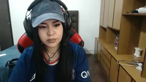 bluegoddessstoned online show from September 18, 2025, 2:57 am