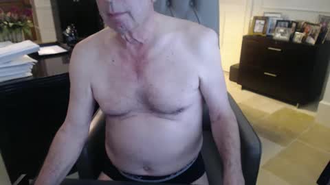 Snapshot of blueisles chatting on January 8, 2025, 9:34 pm blueisles online show from January 8, 2025, 9:34 pm