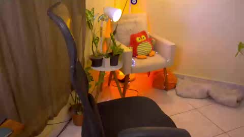 FLORAA online show from October 26, 2025, 4:35 pm