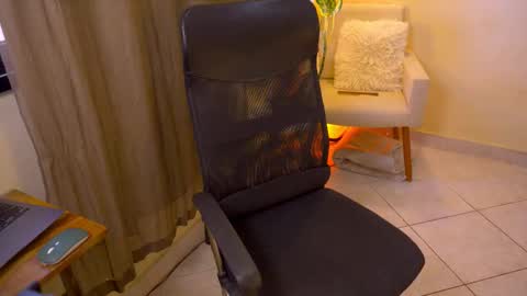 FLORAA online show from February 13, 2026, 1:51 pm