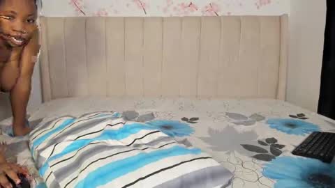 Snapshot of blueyivy chatting on December 8, 2024, 12:30 pm Babygirl online show from December 8, 2024, 12:30 pm