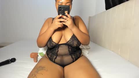 Snapshot of blueyivy chatting on April 23, 2026, 12:15 pm Babygirl online show from April 23, 2026, 12:15 pm