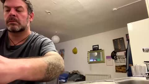 Blueyloey online show from February 9, 2025, 2:17 am