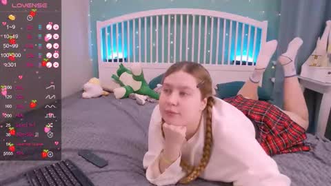 Ellie3 online show from November 23, 2025, 9:25 pm