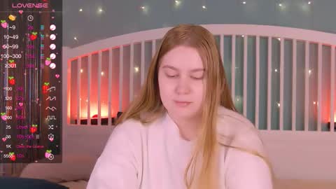 Ellie3 online show from December 15, 2025, 10:03 pm