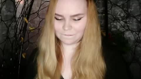 blushing_star online show from April 16, 2026, 4:08 pm