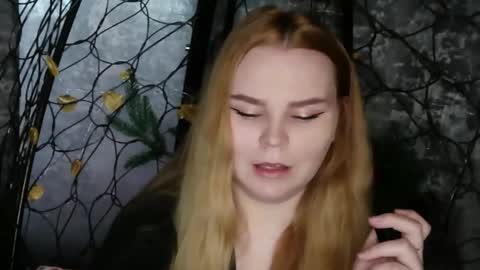Snapshot of blushing_star chatting on April 18, 2026, 5:22 am blushing_star online show from April 18, 2026, 5:22 am
