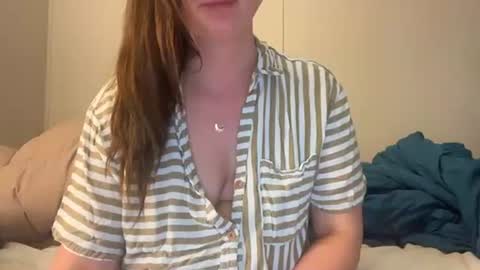 Snapshot of blushpetalbaby chatting on June 3, 2026, 12:35 am blushpetalbaby online show from June 3, 2026, 12:35 am