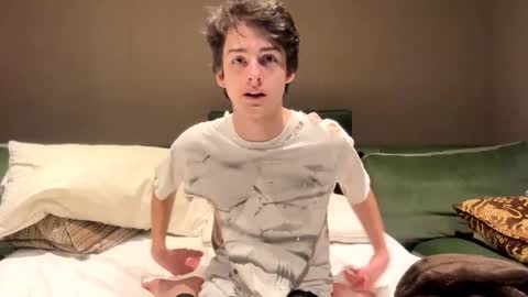 Snapshot of bluskyzz chatting on February 5, 2025, 8:14 pm BluSky online show from February 5, 2025, 8:14 pm