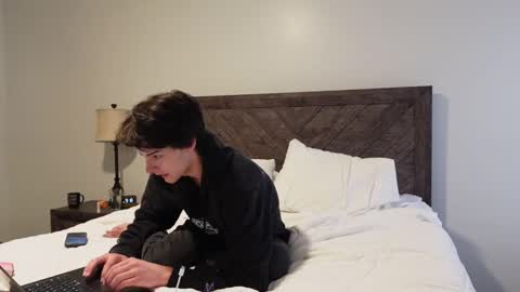 Snapshot of bluskyzz chatting on February 12, 2025, 5:26 pm BluSky online show from February 12, 2025, 5:26 pm