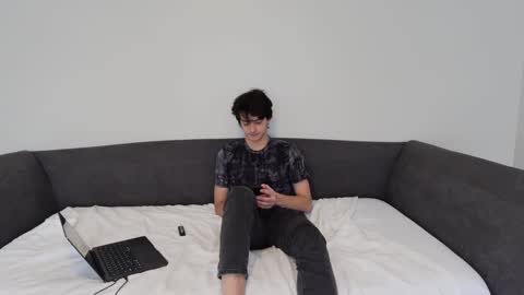 Snapshot of bluskyzz chatting on February 14, 2025, 4:41 pm BluSky online show from February 14, 2025, 4:41 pm