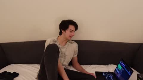 Snapshot of bluskyzz chatting on February 17, 2025, 1:47 am BluSky online show from February 17, 2025, 1:47 am