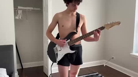 Snapshot of bluskyzz chatting on February 18, 2025, 6:26 pm BluSky online show from February 18, 2025, 6:26 pm