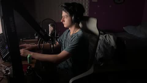 Snapshot of bluskyzz chatting on December 16, 2025, 1:05 pm BluSky online show from December 16, 2025, 1:05 pm